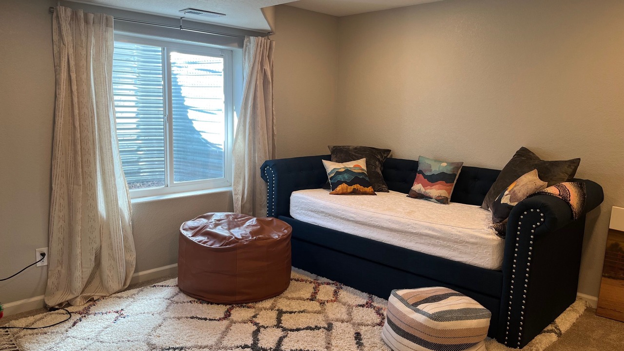 Photo of Livingroom in Gleneagle
