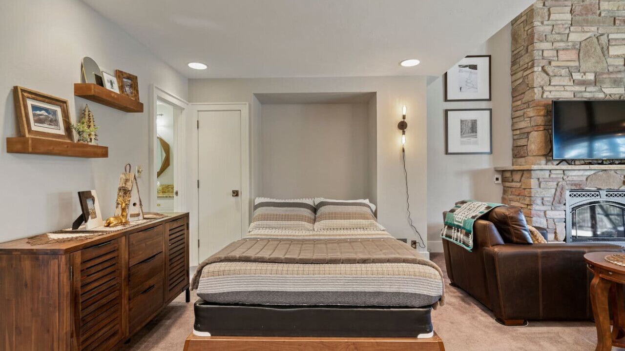Photo of Bedroom in Purgatory