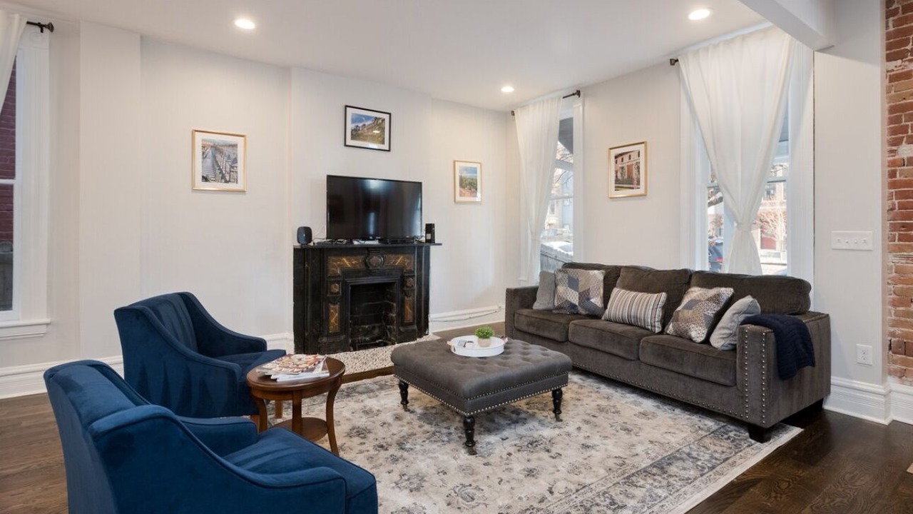 Photo of Livingroom in Five Points