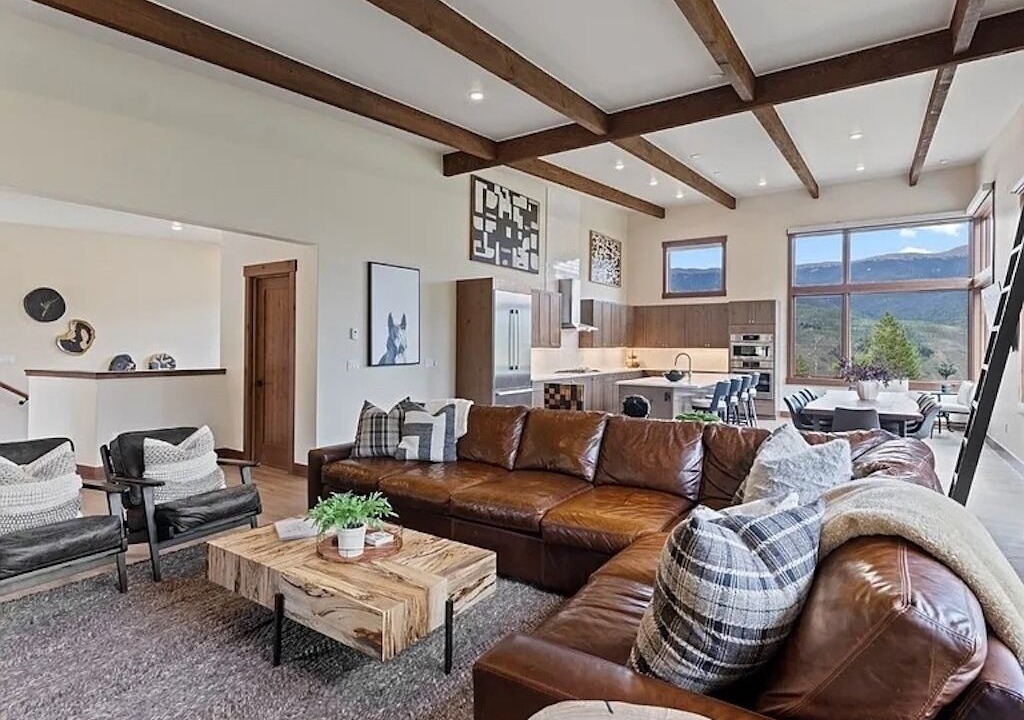 Photo of Livingroom in Silverthorne