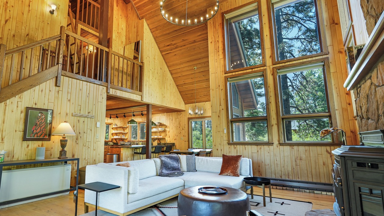 Photo of Livingroom in Purgatory