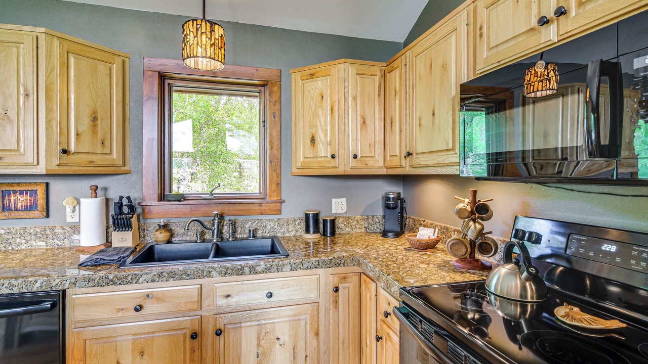 Photo of Kitchen in Indian Mountain