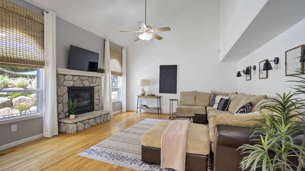 Photo of Livingroom in Skyway