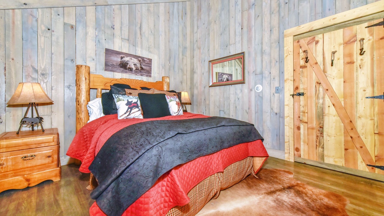 Photo of Bedroom in Lake George