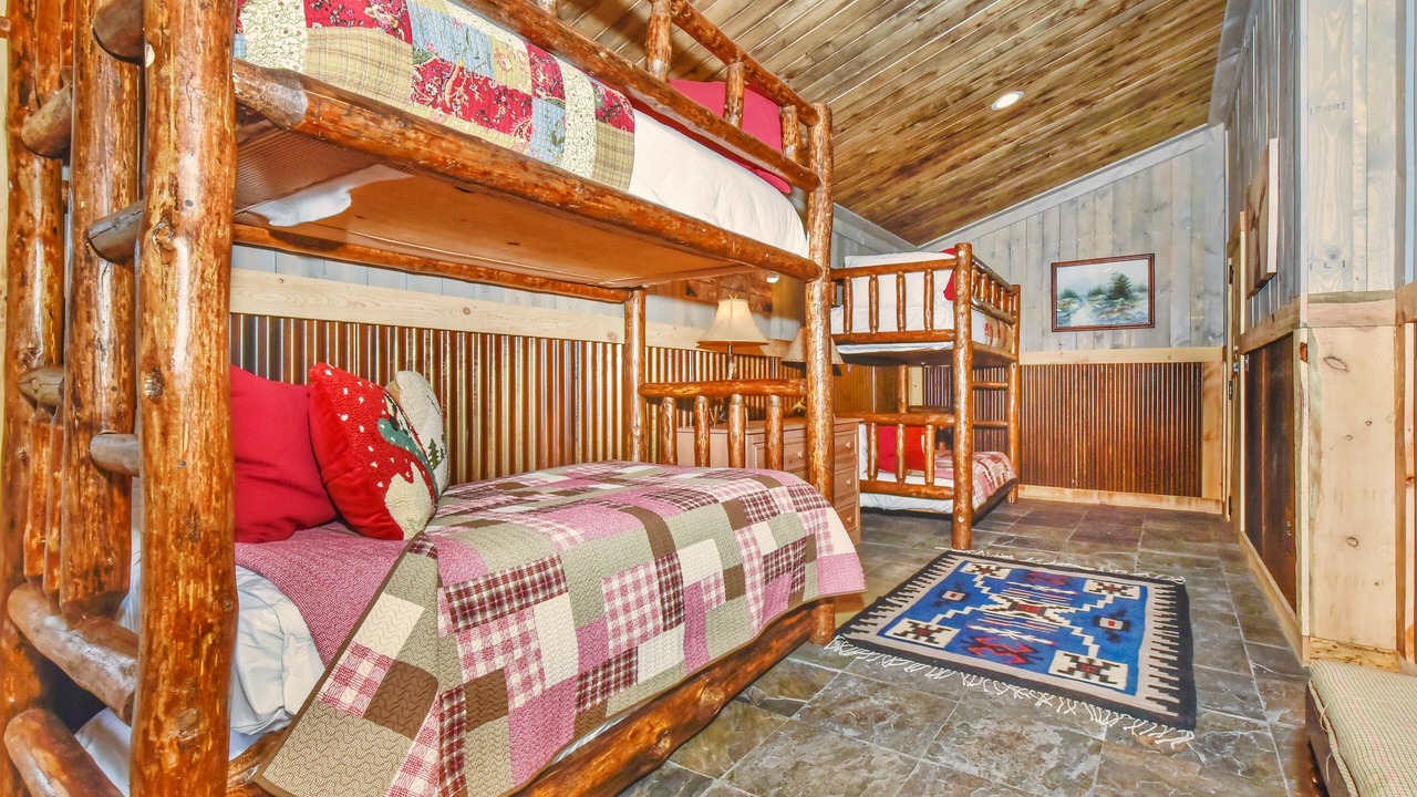 Photo of Bedroom in Lake George