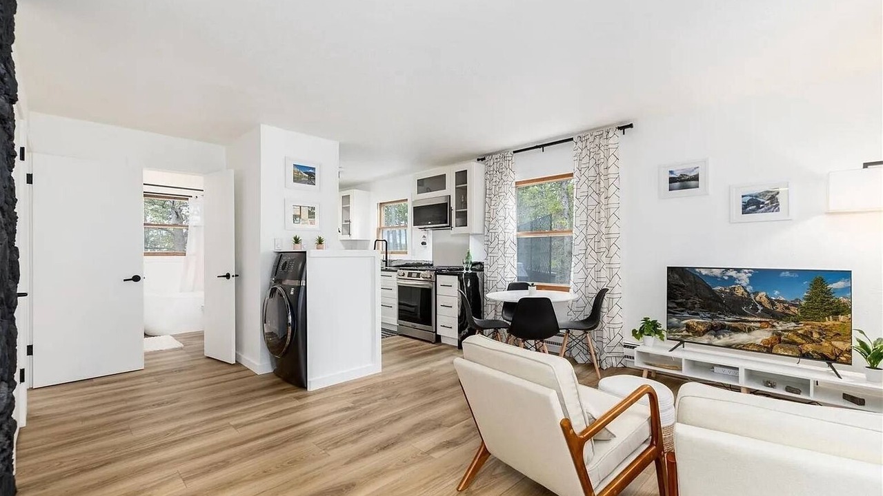 Photo of Livingroom in Saint Mary's
