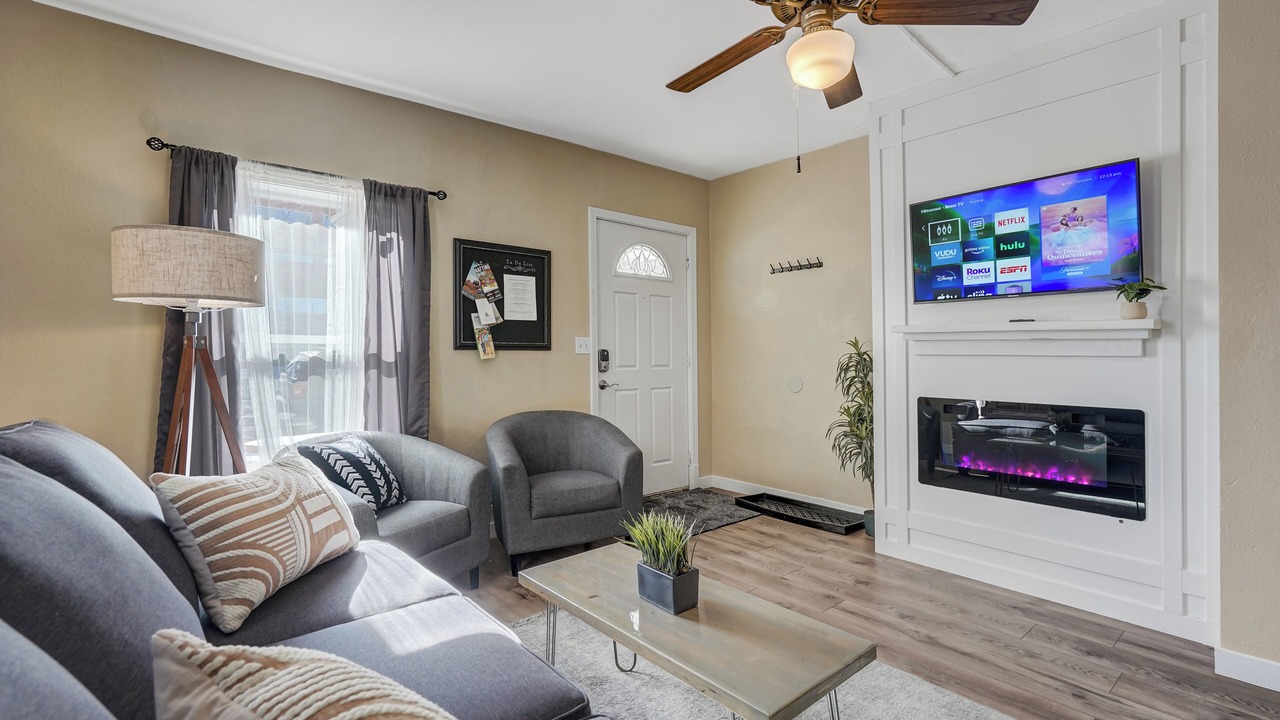 Photo of Livingroom in Central Colorado Springs
