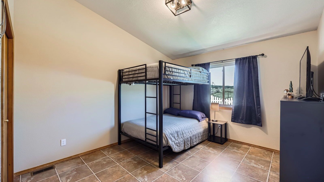 Photo of Bedroom in Monument