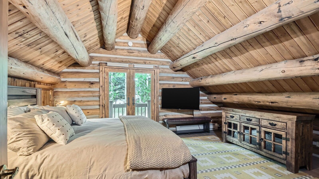 Photo of Bedroom in Timbercreek Lodges
