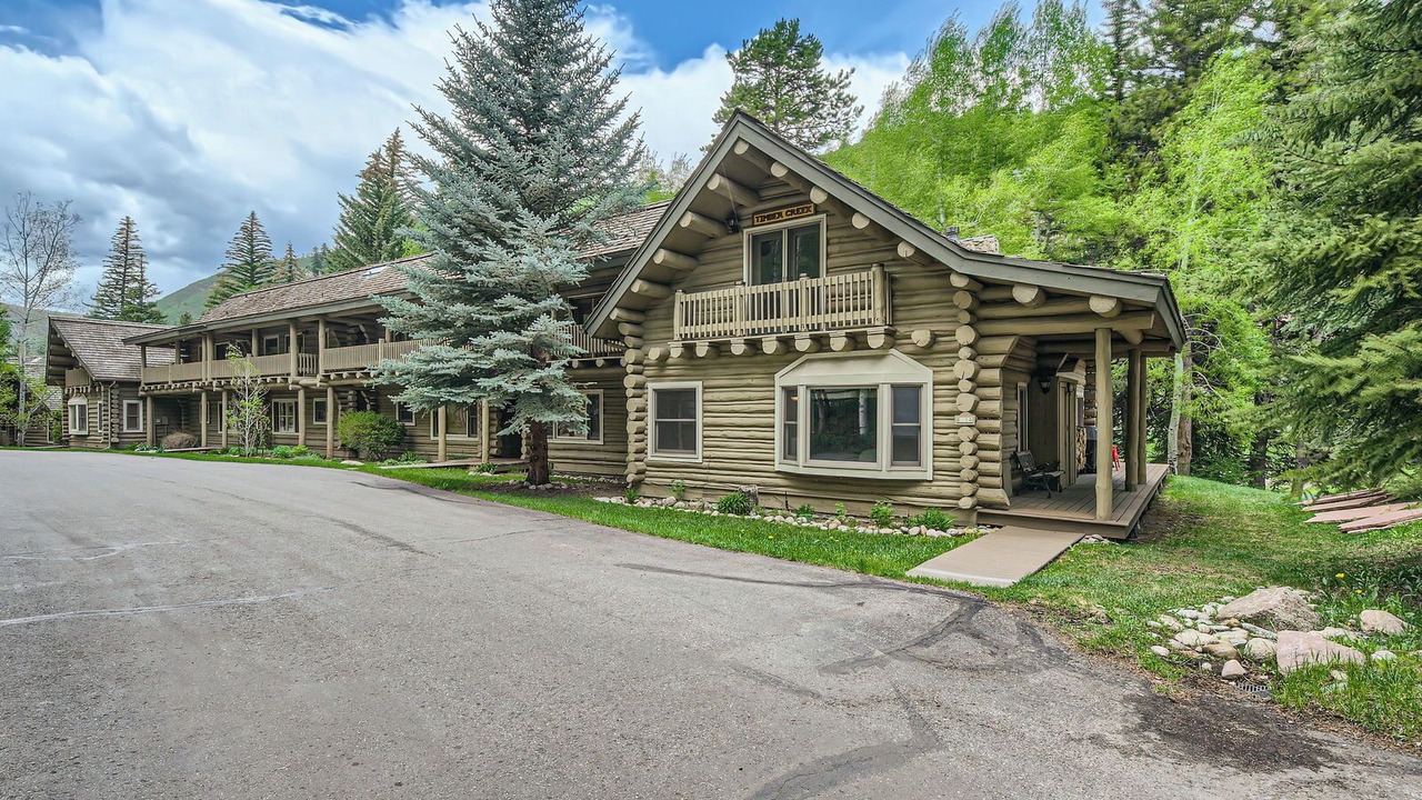Photo of Outdoor in Timbercreek Lodges
