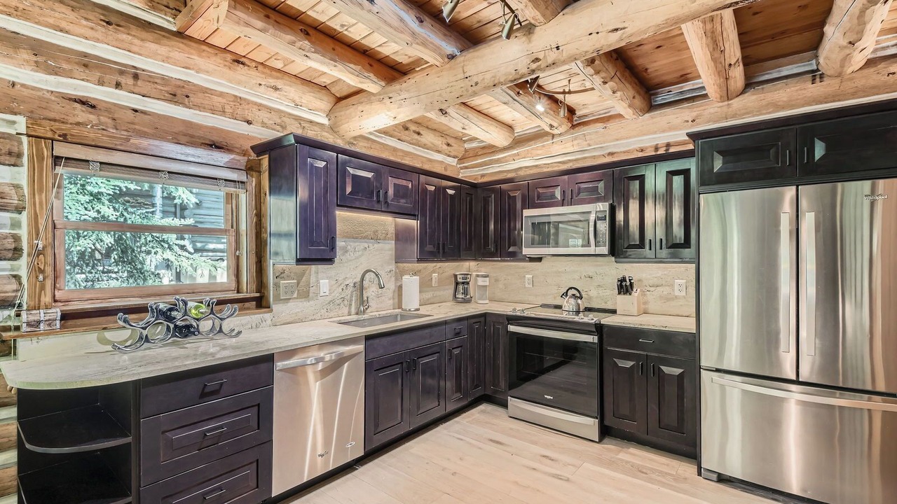 Photo of Kitchen in Timbercreek Lodges