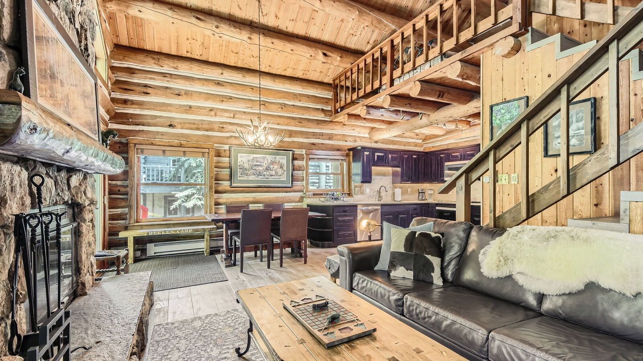 Photo of Livingroom in Timbercreek Lodges