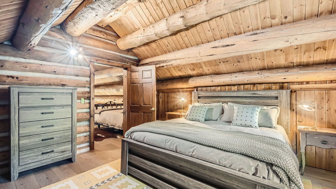 Photo of Bedroom in Timbercreek Lodges