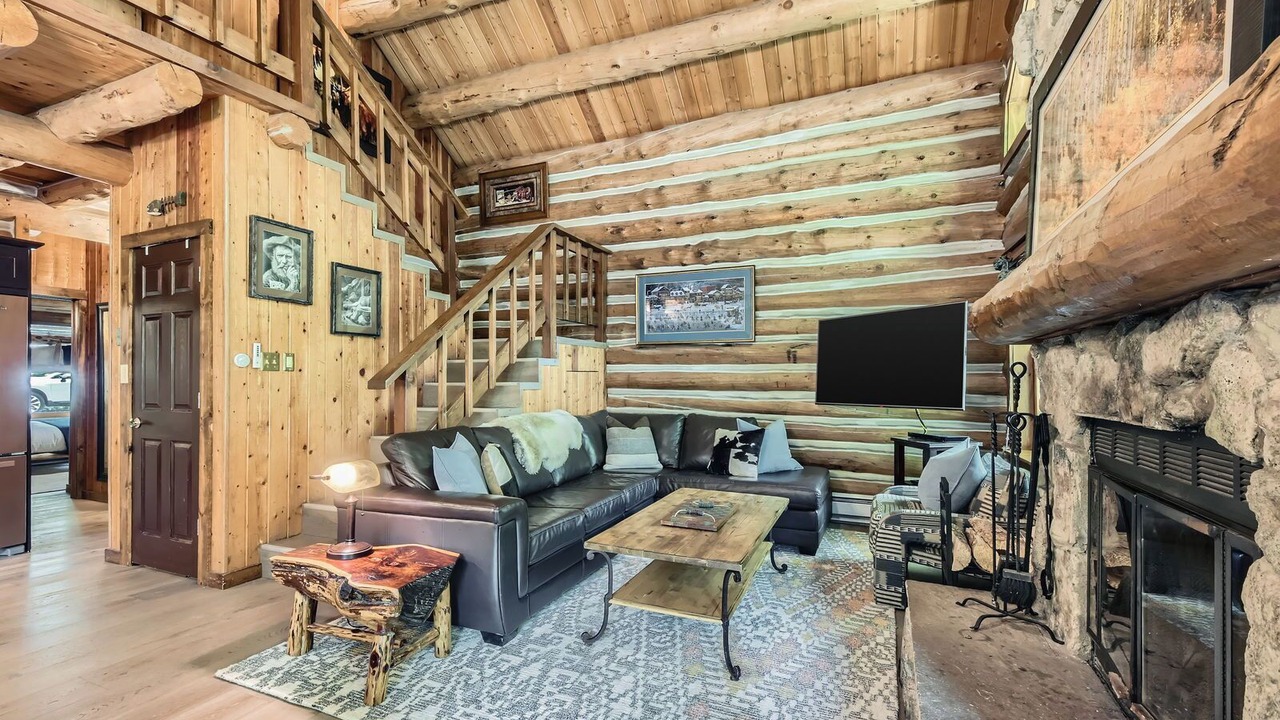Photo of Livingroom in Timbercreek Lodges