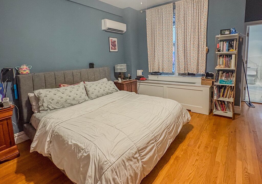 Photo of Bedroom in Bloomingdale
