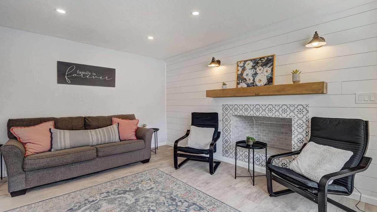 Photo of Livingroom in Monument