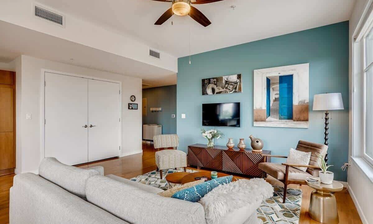 Photo of Livingroom in Central Boulder