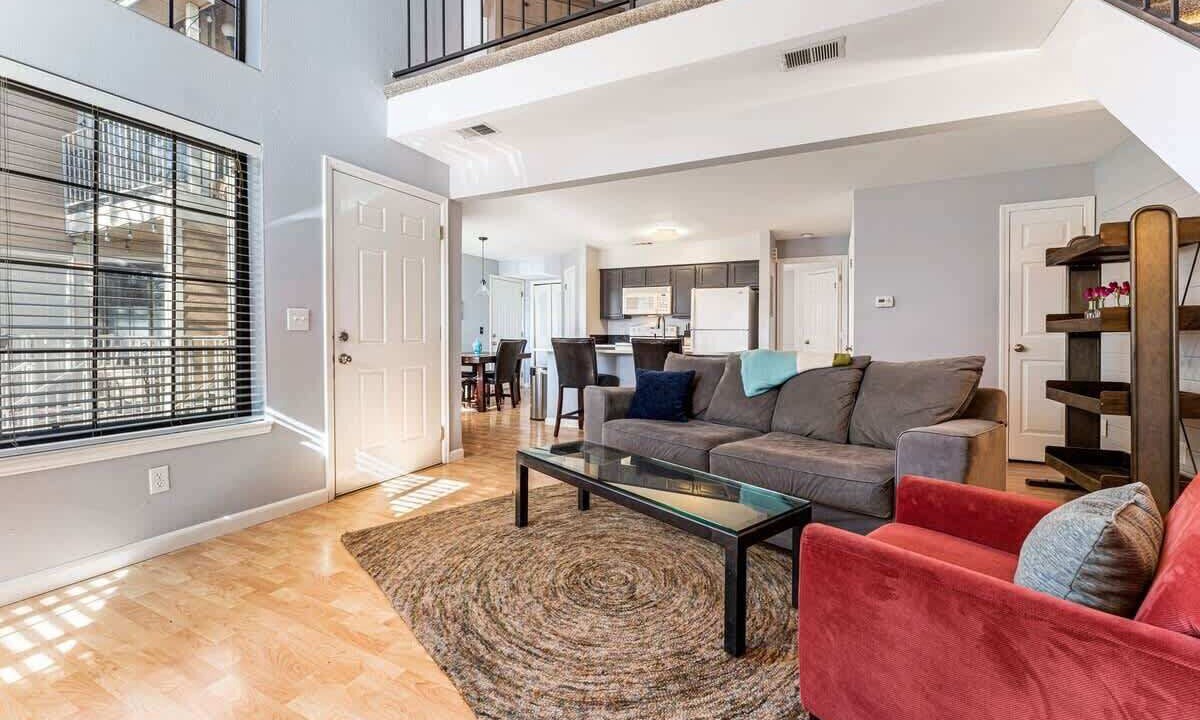 Photo of Livingroom in Gunbarrel