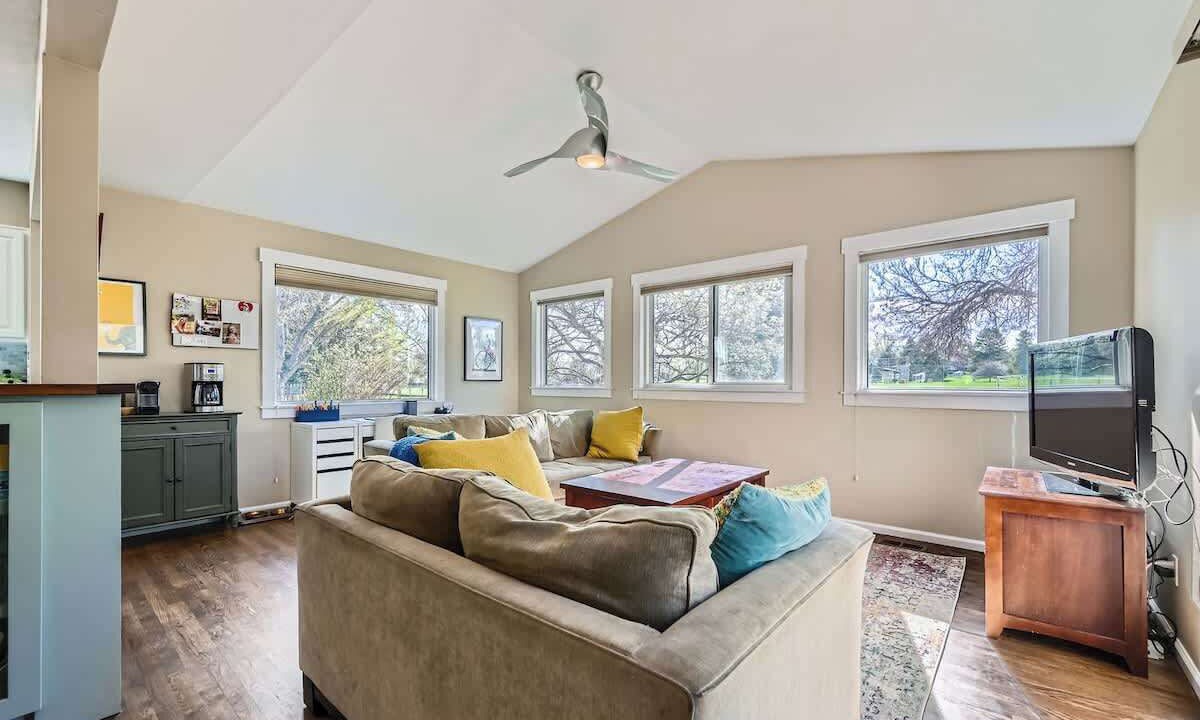 Photo of Livingroom in Louisville