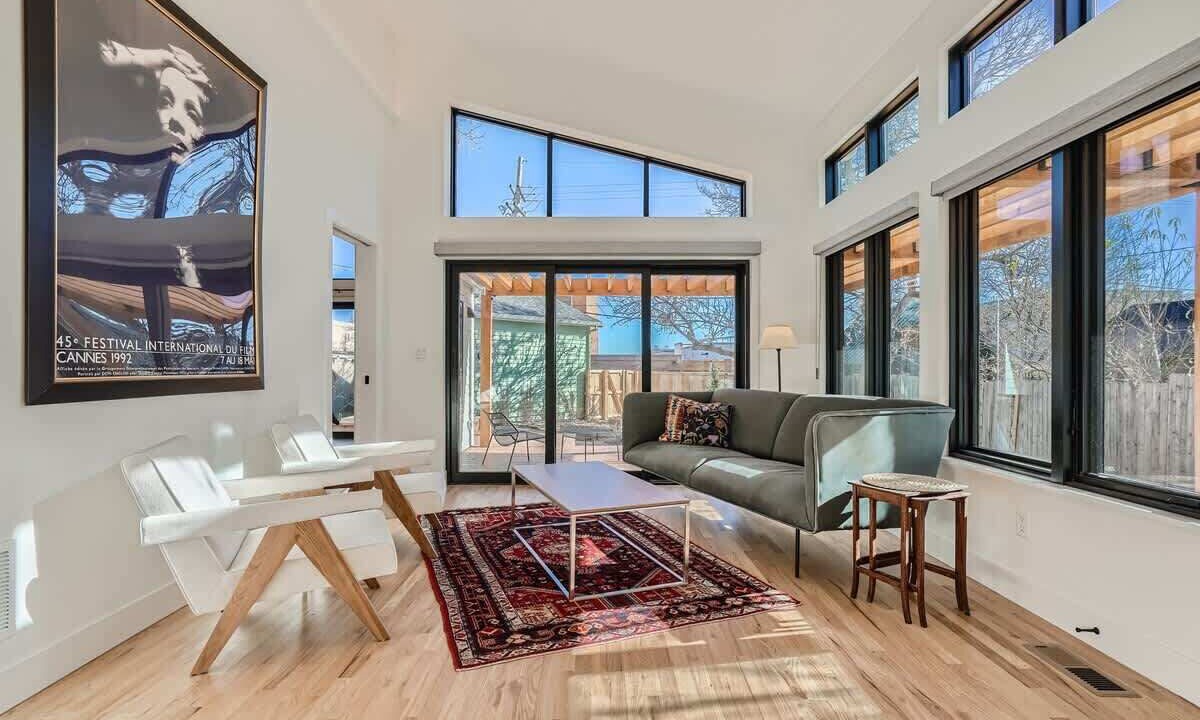 Photo of Livingroom in Louisville