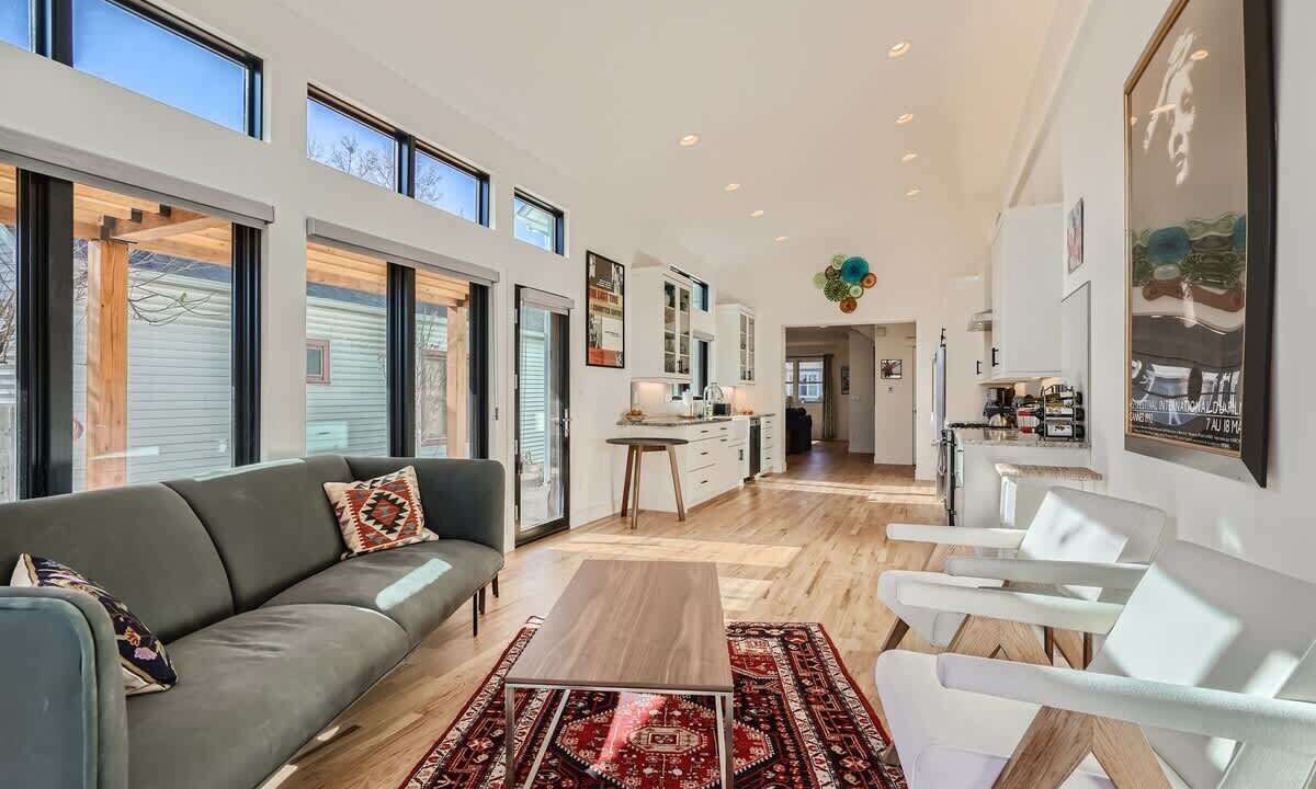 Photo of Livingroom in Louisville