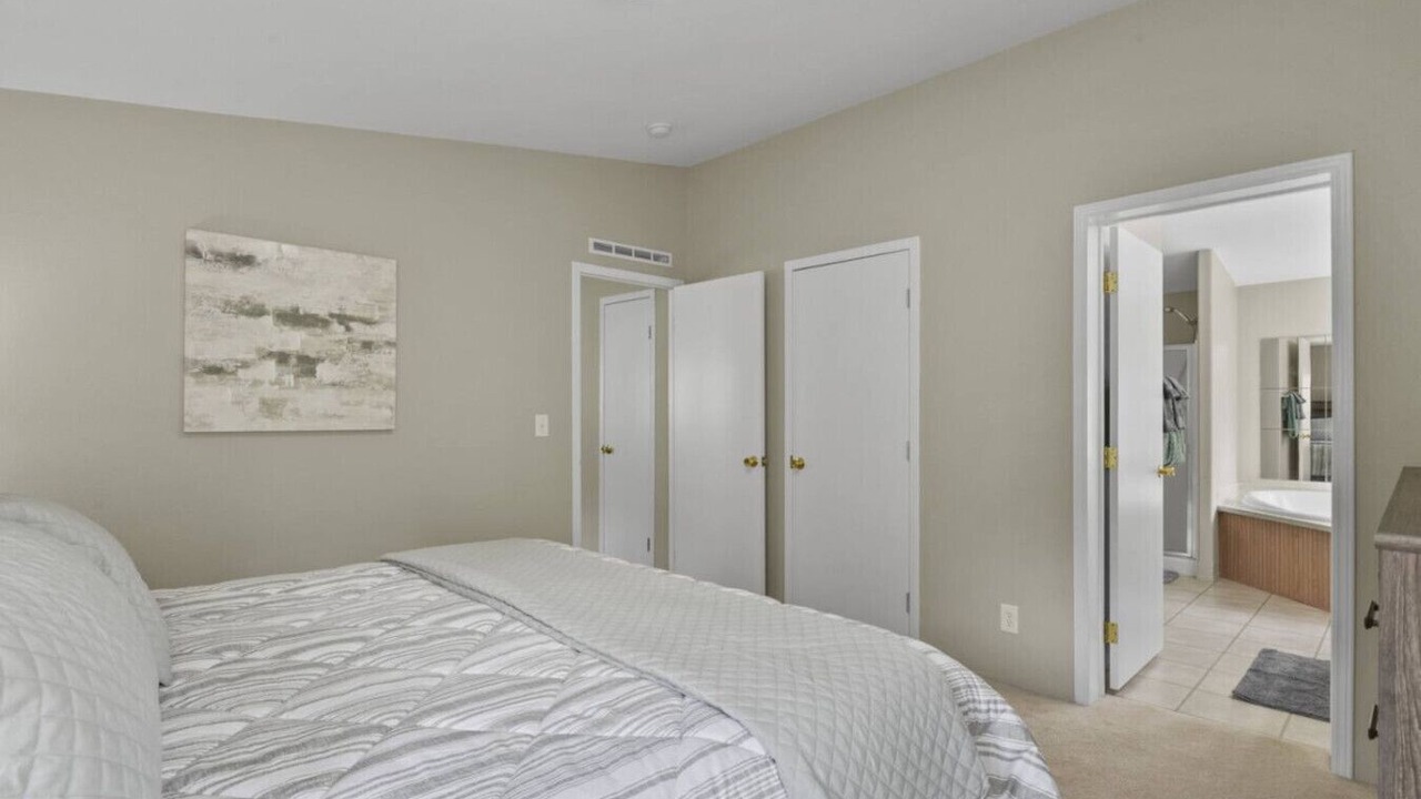 Photo of Bedroom in Divide