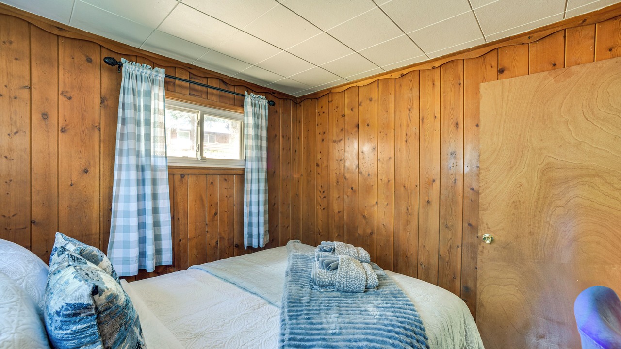Photo of Bedroom in Cascade