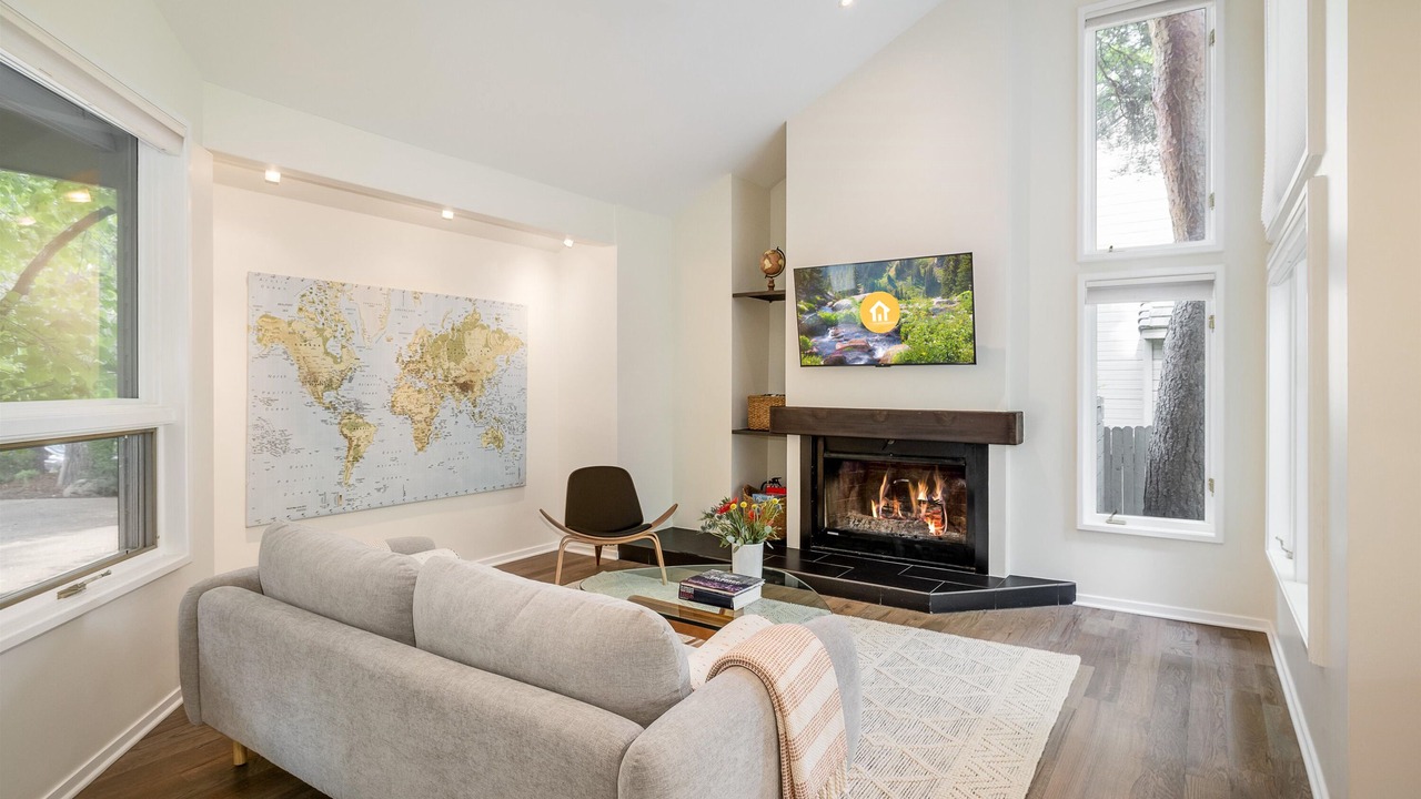 Photo of Livingroom in Wonderland Hills