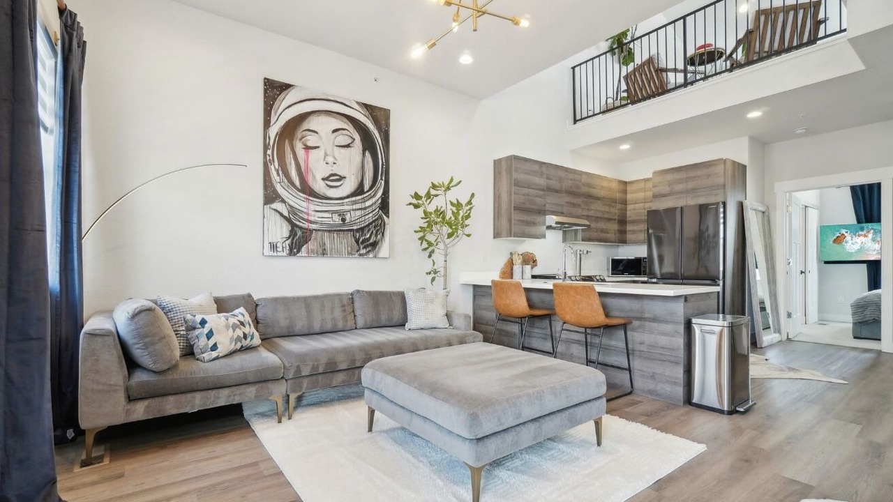 Photo of Livingroom in Berkley