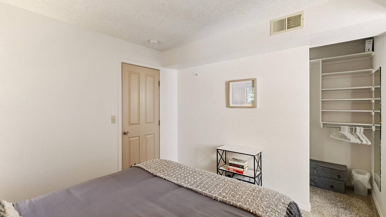 Photo of Bedroom in Englewood