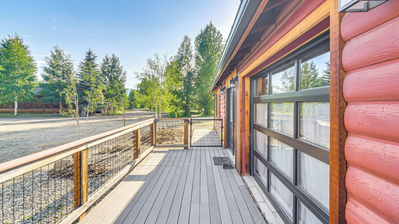 Photo of Patio Balcony in Granby