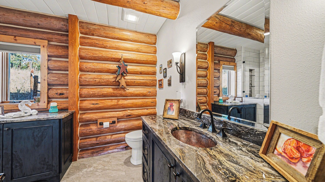 Photo of Bathroom in Lyons