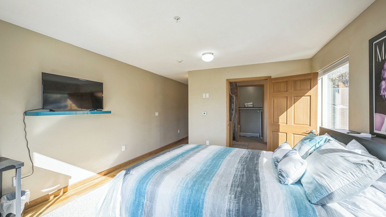 Photo of Bedroom in Castle Pines