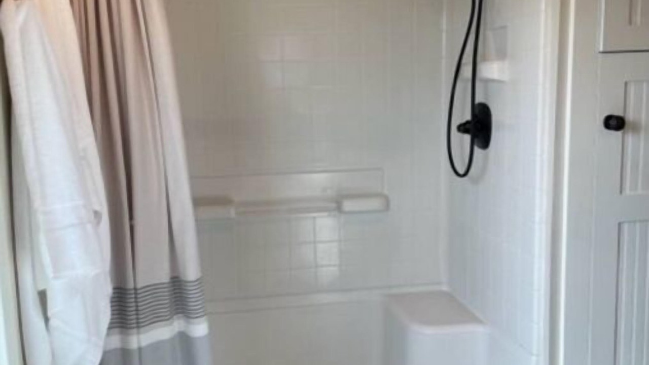 Photo of Bathroom in Indian Mountain