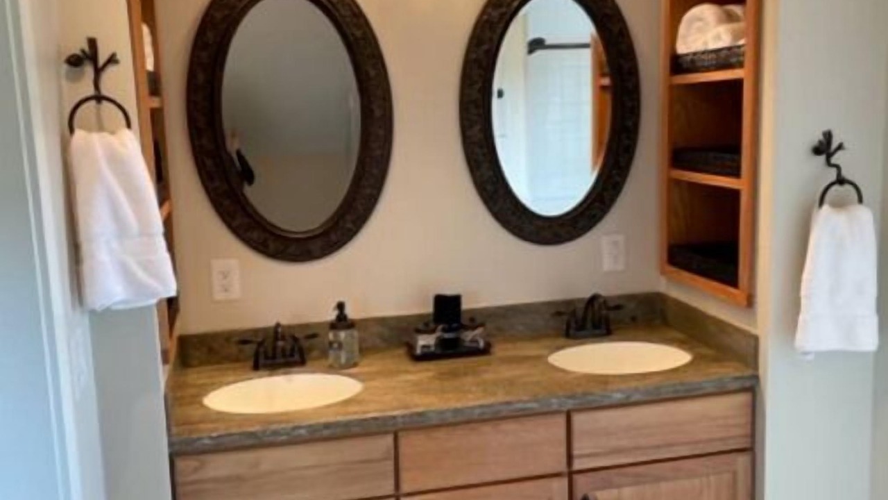 Photo of Bathroom in Indian Mountain