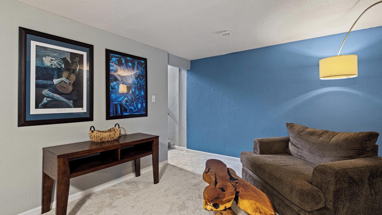 Photo of Livingroom in East Old Golden Rd