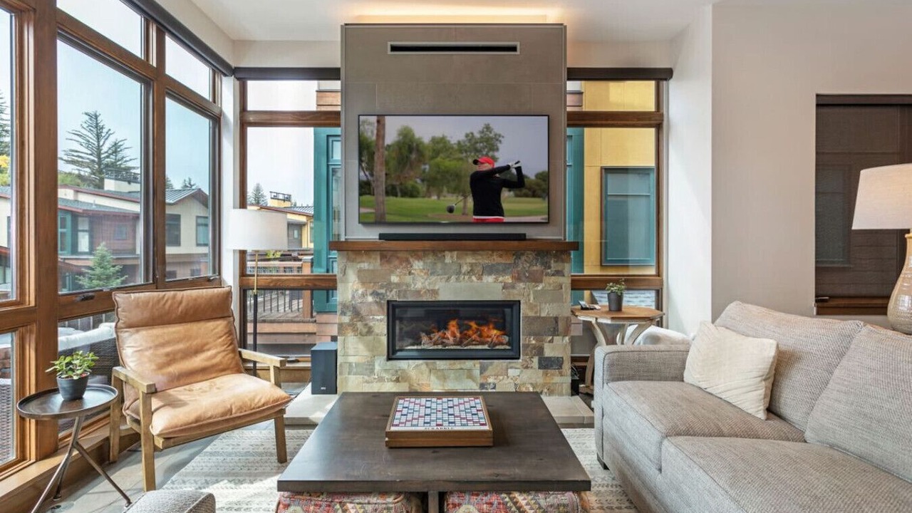 Photo of Livingroom in Avon