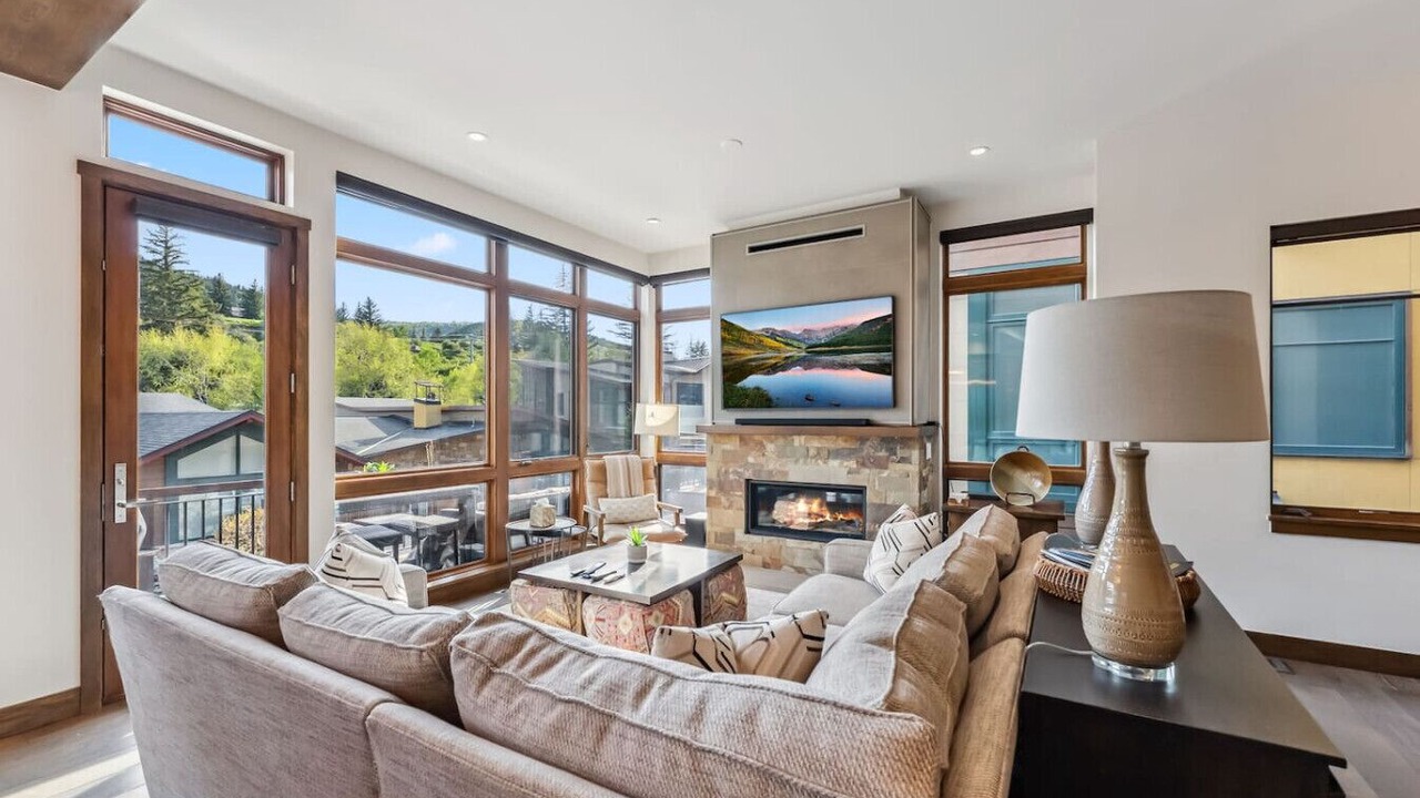Photo of Livingroom in Avon