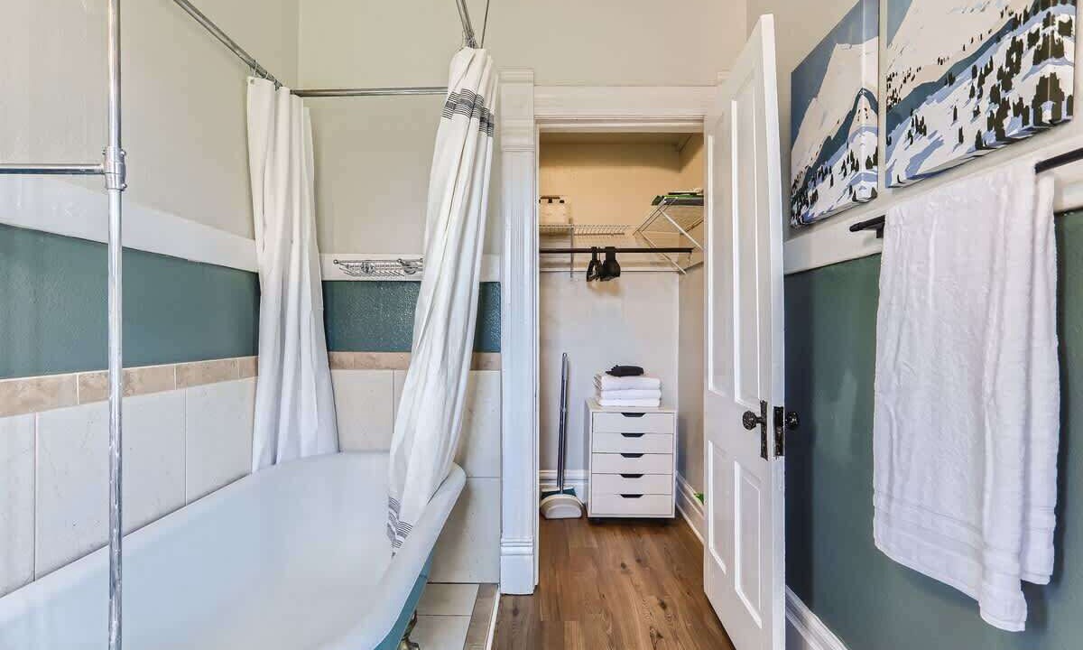 Photo of Bathroom in City Park