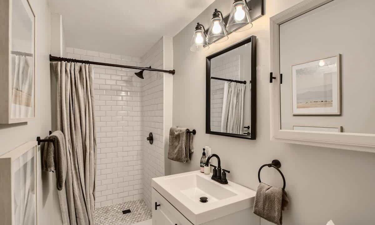 Photo of Bathroom in City Park West