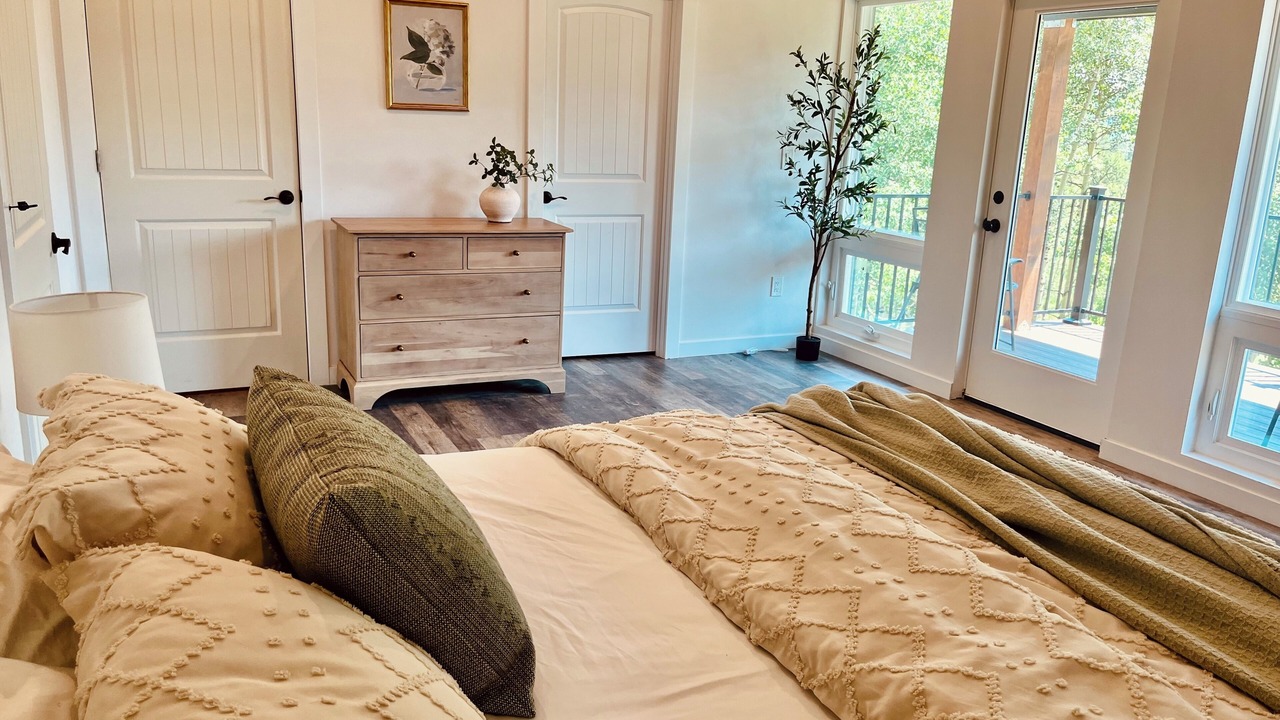 Photo of Bedroom in Shadow Mountain