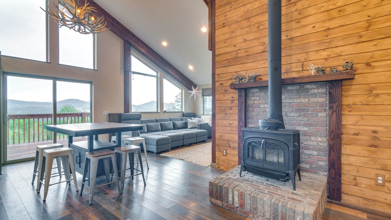 Photo of Livingroom in Black Hawk