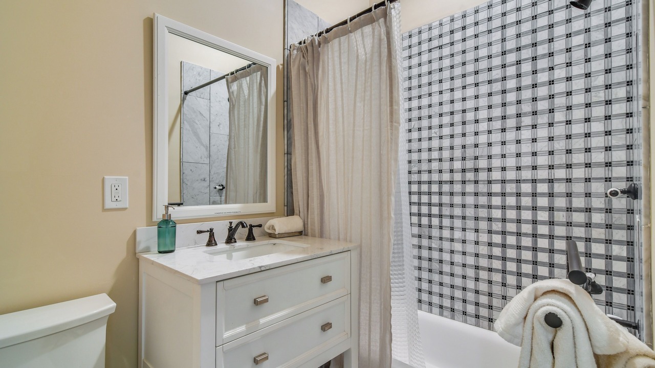 Photo of Bathroom in Black Hawk