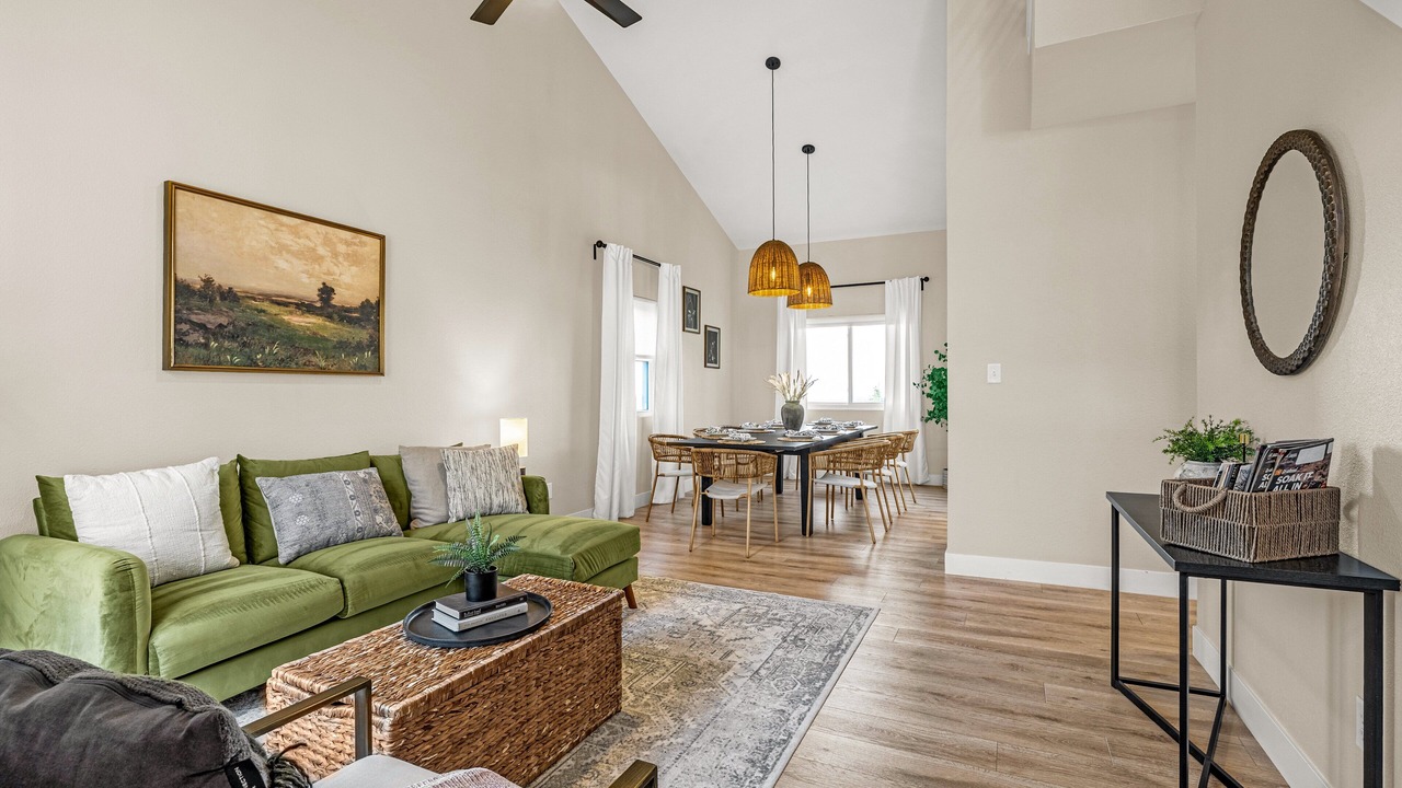 Photo of Livingroom in Peregrine