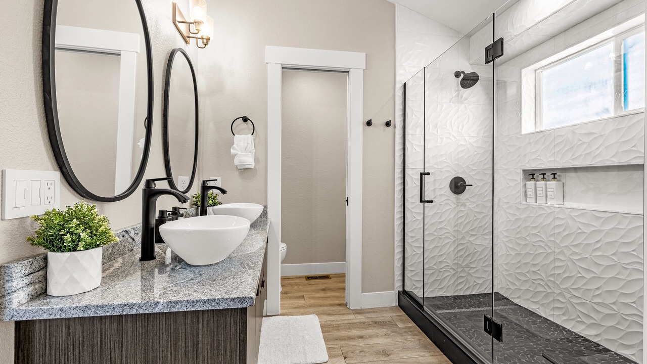 Photo of Bathroom in Peregrine