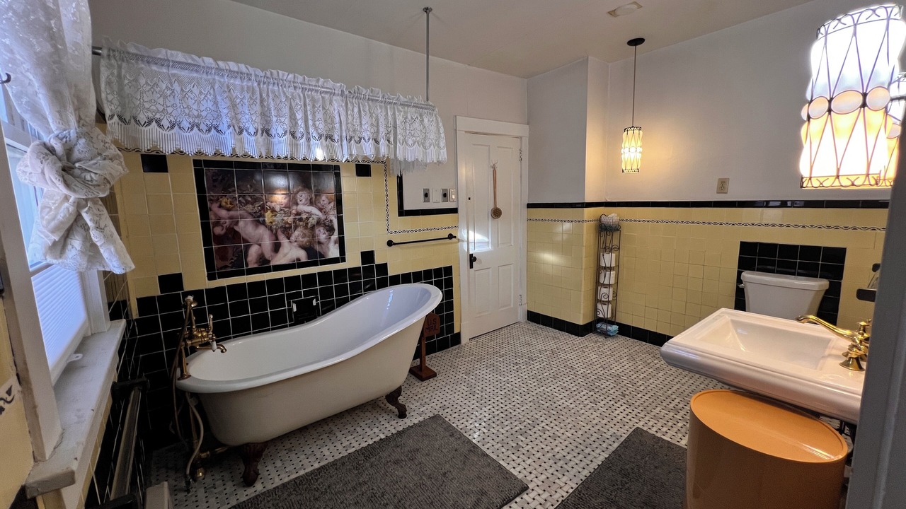 Photo of Bathroom in Leadville North