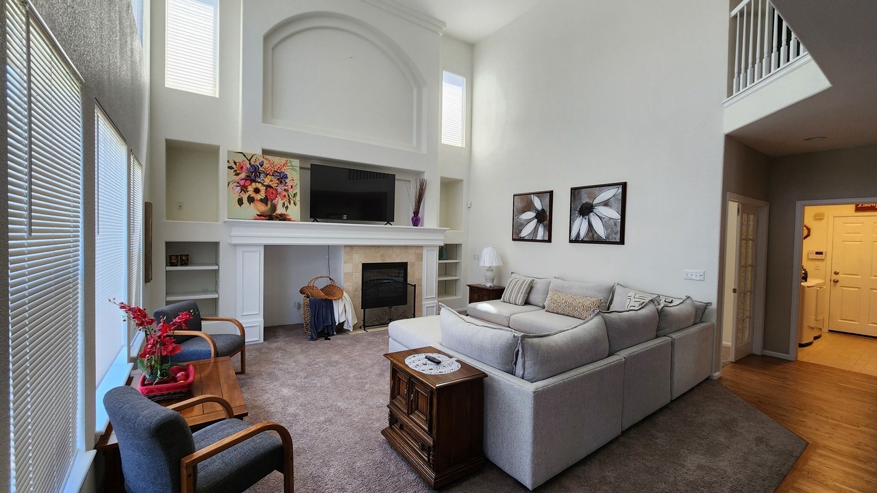 Photo of Livingroom in Canterberry Crossing