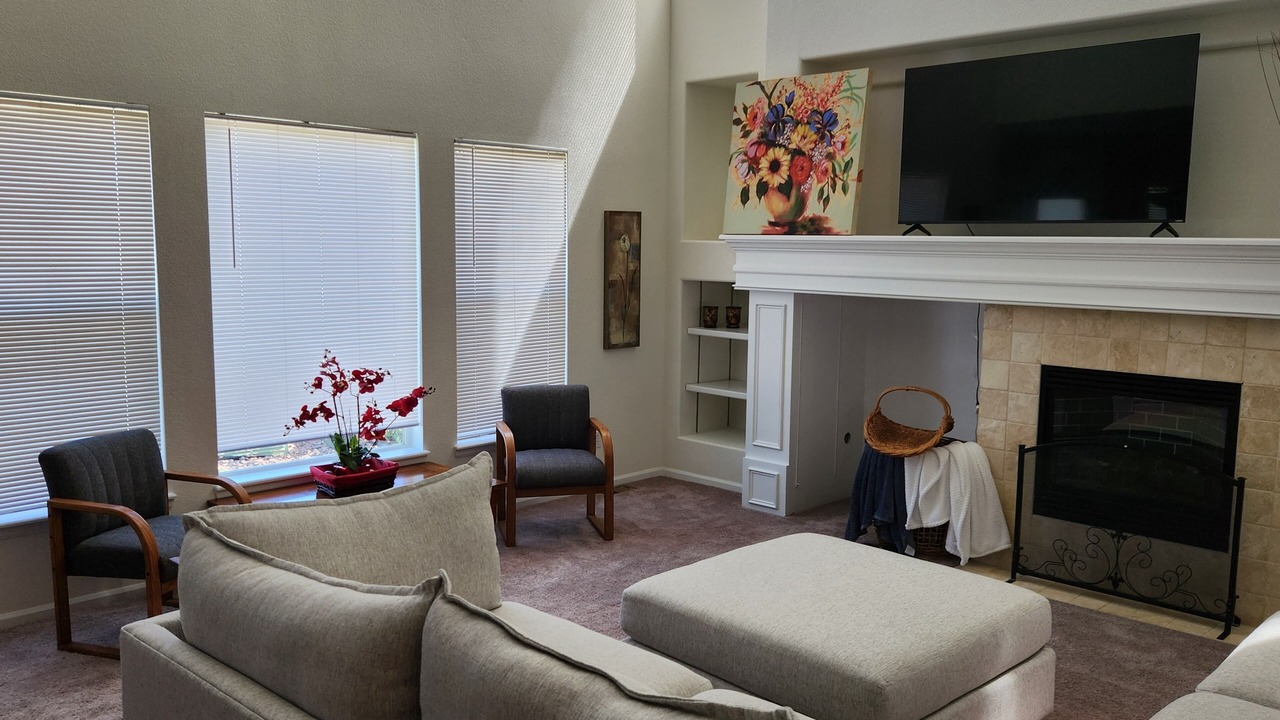 Photo of Livingroom in Canterberry Crossing