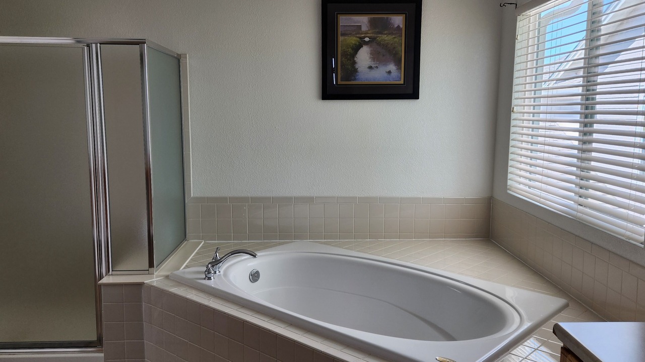 Photo of Bathroom in Canterberry Crossing