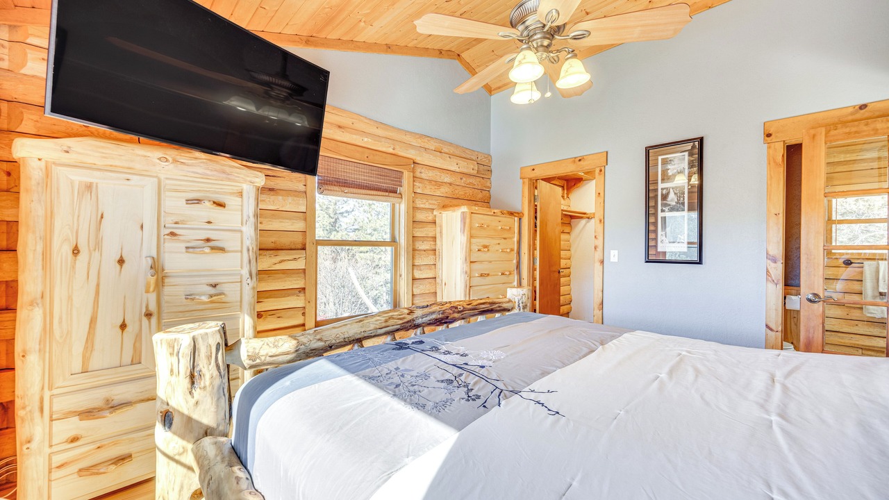 Photo of Bedroom in Woodland Park